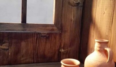 بررسی خواص بی نظیر کوزه سفالی آب