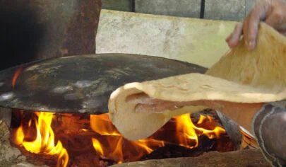 طرز تهیه نان برنجی گیلان