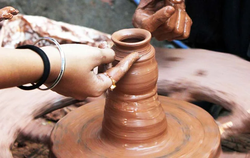 بررسی گل سفالگری