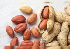 خواص بادام زمینی
