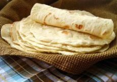 طرز تهیه نان لواش خانگی بر روی ساج سفالی