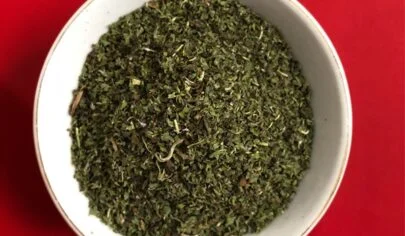 سبزی خالواش در چه غذاهایی استفاده میشود